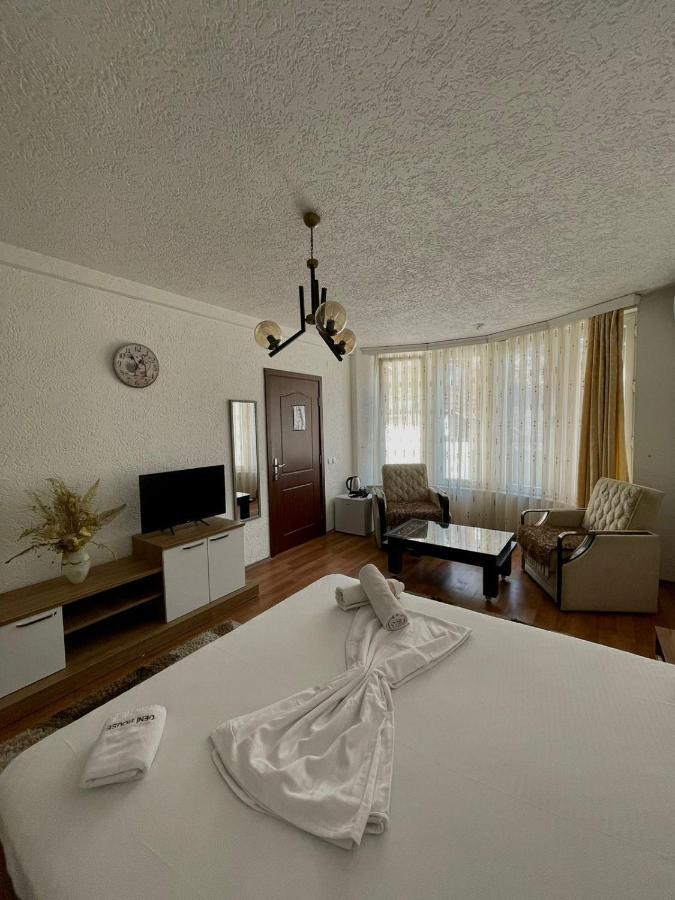 الشقق الفندقية بريزرنفي  Deni House المظهر الخارجي الصورة