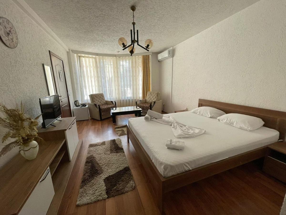 الشقق الفندقية بريزرنفي  Deni House المظهر الخارجي الصورة