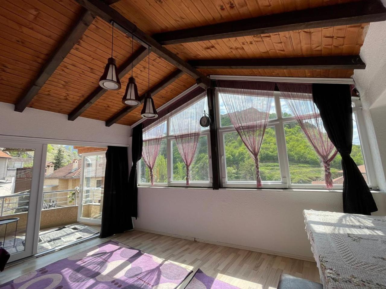 الشقق الفندقية بريزرنفي  Deni House المظهر الخارجي الصورة