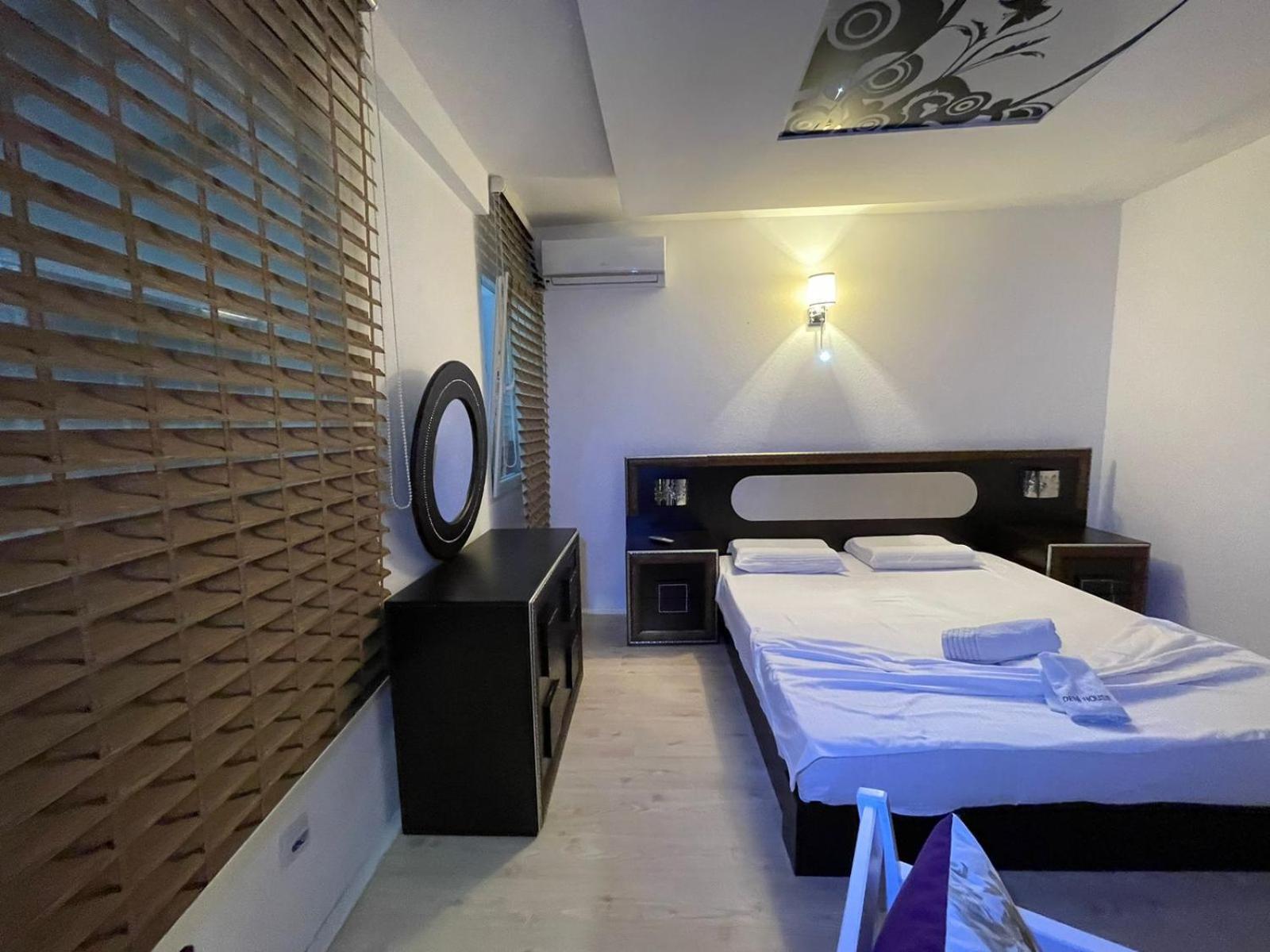الشقق الفندقية بريزرنفي  Deni House المظهر الخارجي الصورة
